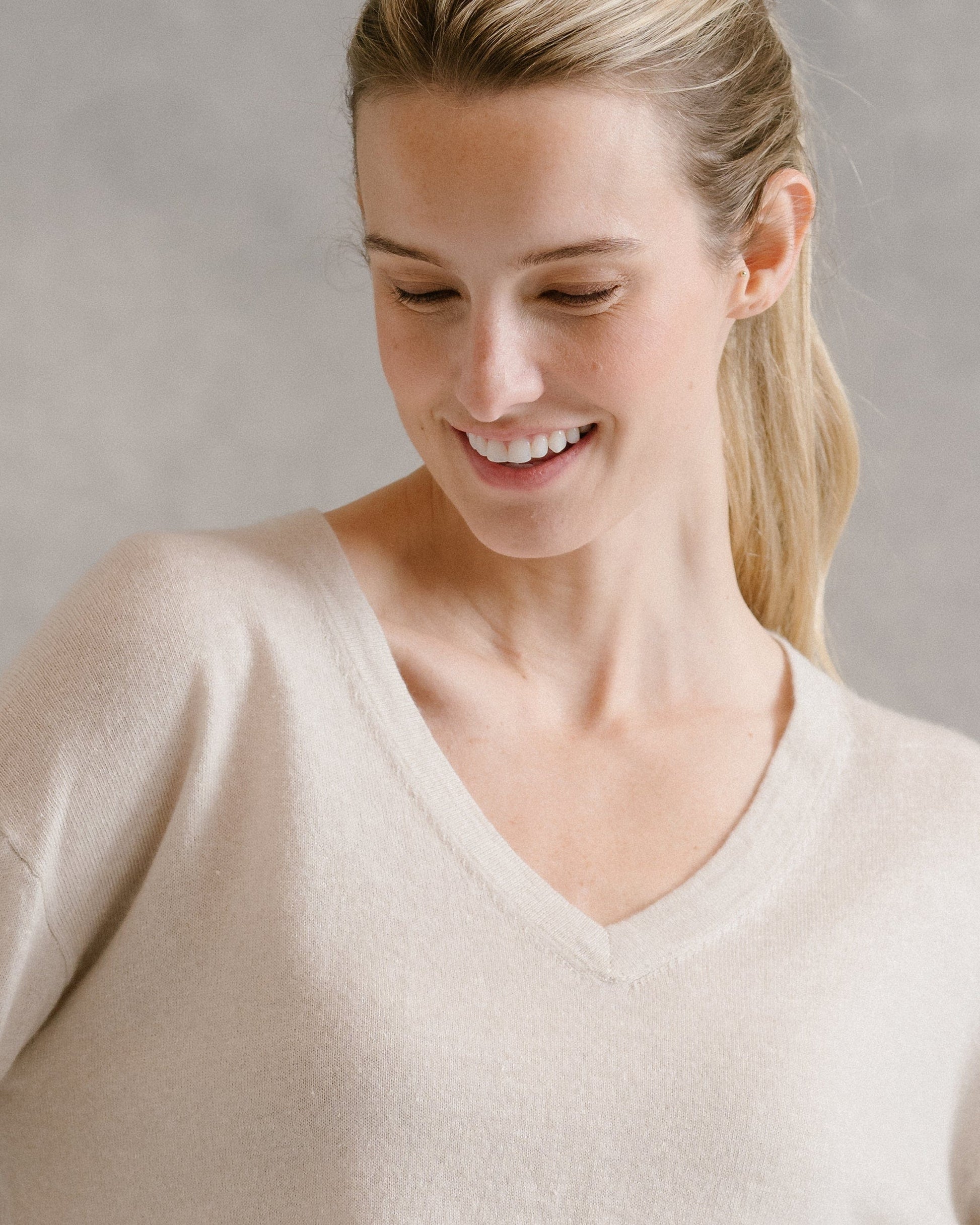 B.Draddy MAE CASHMERE LINEN V-NECK